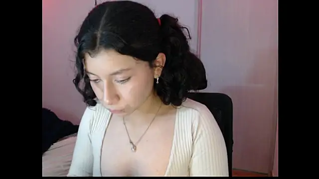 Ivonnybonn online show from October 29, 2025, 7:40 am