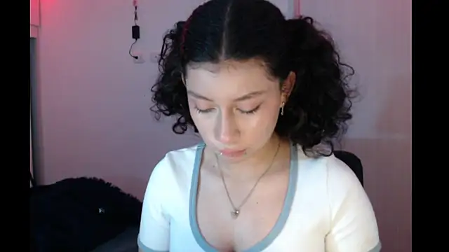 Ivonnybonn online show from November 12, 2025, 5:44 am