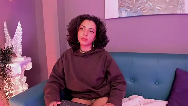 Alessiia   online show from November 7, 2025, 6:40 am