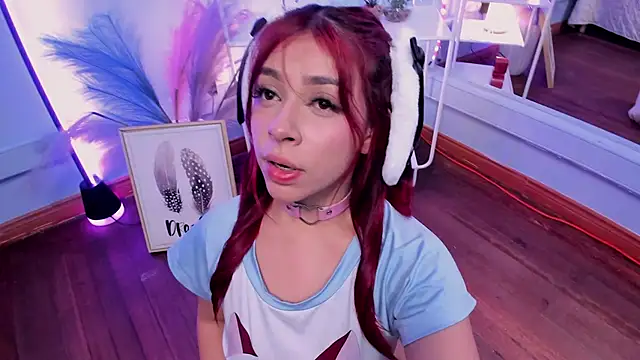 KathiaSaenz  online show from December 4, 2025, 4:11 am