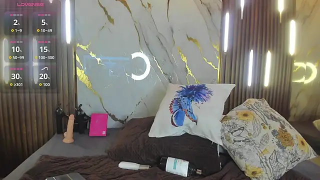 NoahVidall online show from April 14, 2026, 5:56 am