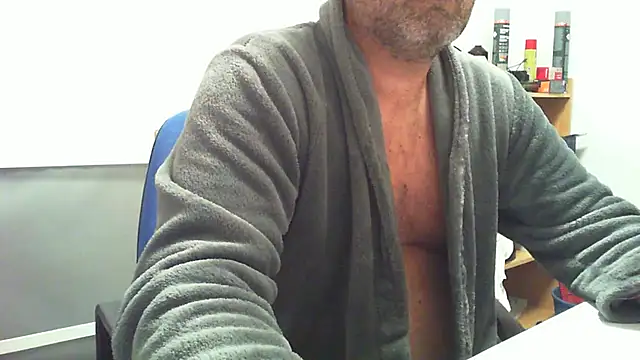 Snapshot of morenet_festero chatting on April 8, 2026, 12:12 am morenet festero online show from April 8, 2026, 12:12 am