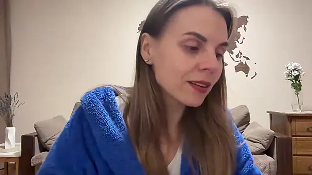 AnnieLove7722 online show from November 29, 2025, 8:20 pm