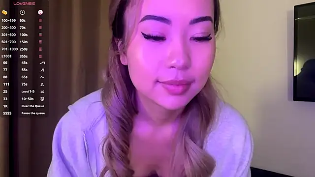 Ur neighbor Kira online show from March 1, 2026, 1:00 pm