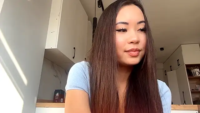 Ur neighbor Kira online show from October 8, 2025, 9:11 am