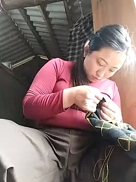 zhen-zo online show from February 23, 2026, 2:02 am