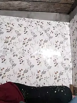 zhen-zo online show from April 15, 2026, 5:35 am