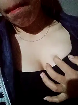 nhinhi-sexy online show from October 8, 2025, 9:48 pm