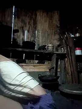 bree-zz online show from April 12, 2026, 10:46 pm