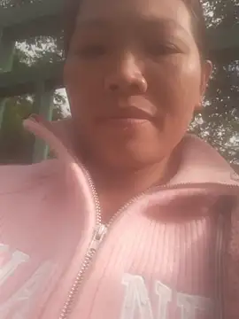 bree-zz online show from November 7, 2025, 1:10 am