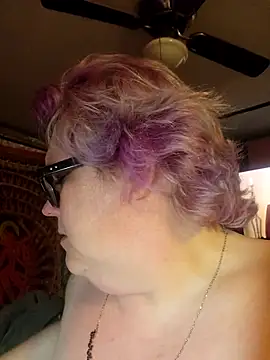 Snapshot of violentviolet68 chatting on February 19, 2026, 2:19 am violentviolet68 online show from February 19, 2026, 2:19 am