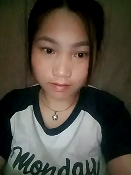 min-xinh online show from October 21, 2025, 8:08 pm