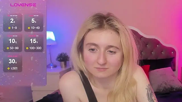 CamillaDreamer online show from November 25, 2025, 2:39 pm