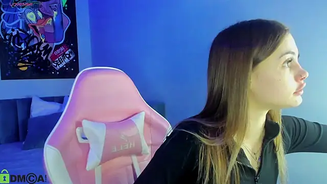 KarinaBroks online show from December 22, 2025, 10:48 am