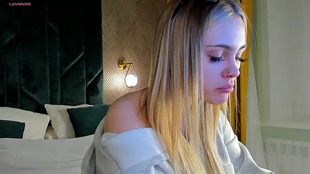 KarinaBroks online show from January 13, 2026, 10:19 am