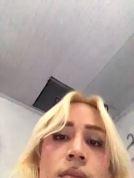 alexawinterrr online show from September 30, 2025, 12:33 pm