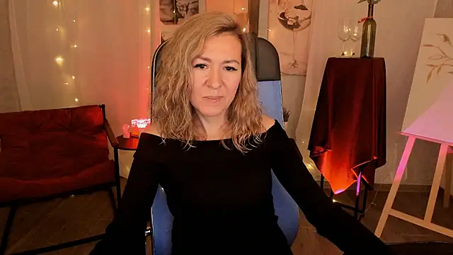 DonnaSmitth online show from December 22, 2025, 6:19 pm