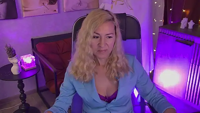 DonnaSmitth online show from July 14, 2026, 11:11 pm