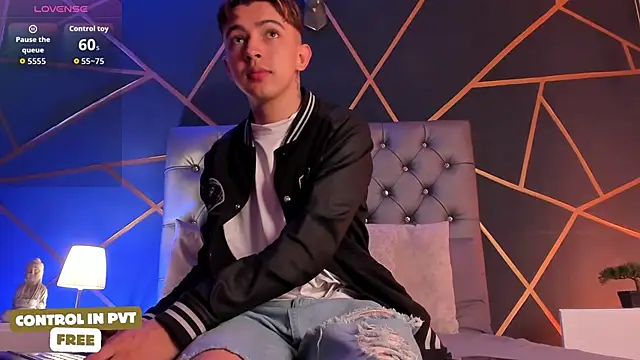 Snapshot of Lian_Miller1_ chatting on March 6, 2026, 12:33 pm Lian Miller1 online show from March 6, 2026, 12:33 pm