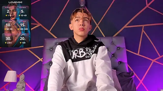 Snapshot of Lian_Miller1_ chatting on April 13, 2026, 12:42 pm Lian Miller1 online show from April 13, 2026, 12:42 pm