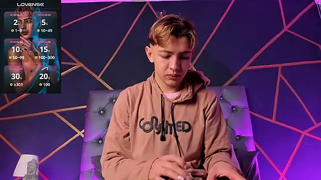 Snapshot of Lian_Miller1_ chatting on April 14, 2026, 12:54 pm Lian Miller1 online show from April 14, 2026, 12:54 pm