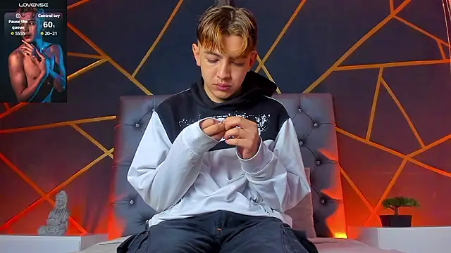 Lian Miller1  online show from January 14, 2026, 12:20 pm