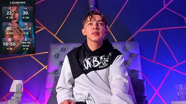 Snapshot of Lian_Miller1_ chatting on April 16, 2026, 12:39 pm Lian Miller1 online show from April 16, 2026, 12:39 pm