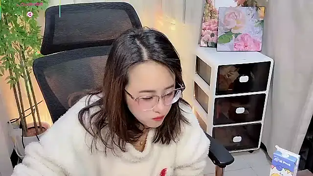 NEWONETO online show from February 16, 2026, 7:45 pm