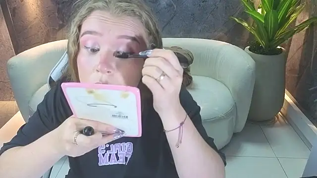 carla tp online show from October 12, 2025, 1:01 pm