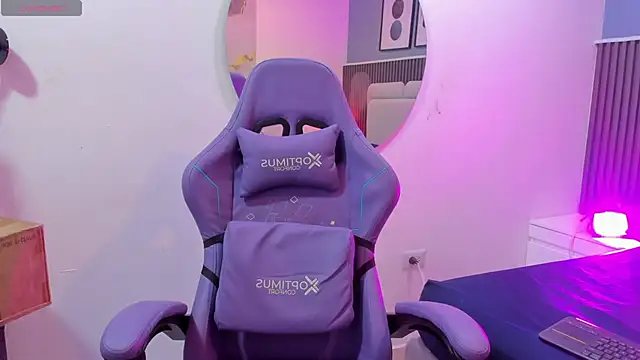 liz  cute online show from October 4, 2025, 11:56 am