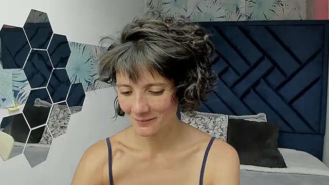 Valery More   online show from November 9, 2025, 3:16 pm