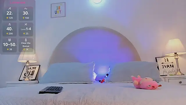 Snapshot of charlotte__queen chatting on October 29, 2025, 12:48 pm charlotte queen online show from October 29, 2025, 12:48 pm