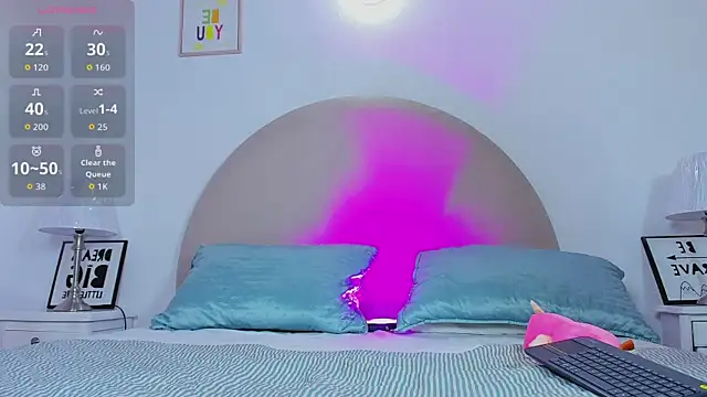 Snapshot of charlotte__queen chatting on October 9, 2025, 2:17 pm charlotte queen online show from October 9, 2025, 2:17 pm