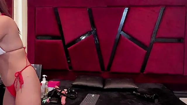 Snapshot of AmbarMonroe chatting on November 21, 2025, 11:31 am AmbarMonroe online show from November 21, 2025, 11:31 am