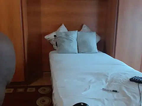 queenteex699 online show from September 27, 2025, 8:42 am