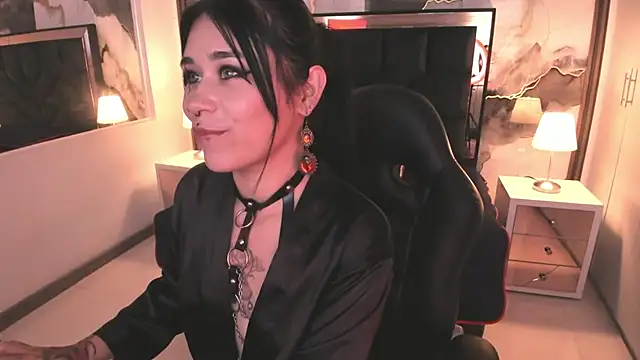 SusanVilla online show from May 14, 2026, 7:55 pm
