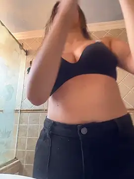 Snapshot of Miia_Millerr chatting on December 21, 2025, 4:30 pm Miia Millerr online show from December 21, 2025, 4:30 pm