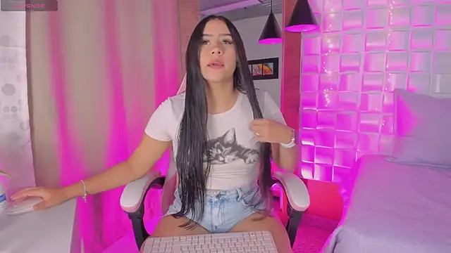 Snapshot of Scarlett_Kiiss chatting on February 17, 2026, 11:51 am Scarlett Kiiss online show from February 17, 2026, 11:51 am