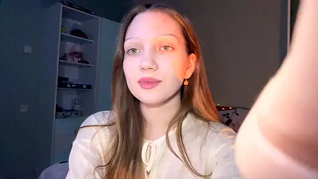 EmiIyKitty online show from September 28, 2025, 8:05 pm