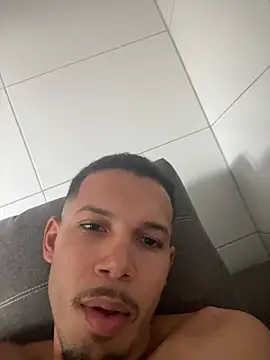 MCLZK online show from February 9, 2026, 7:56 pm