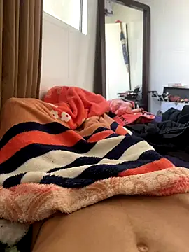 MCLZK online show from November 8, 2025, 5:38 pm