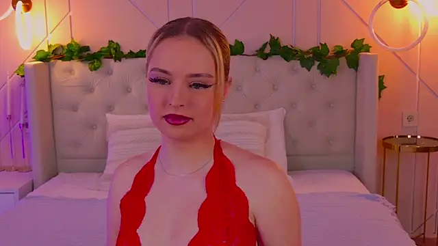 EllyLinn online show from July 22, 2026, 6:21 pm
