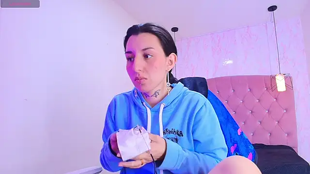 Iris  77 online show from October 11, 2025, 6:53 pm