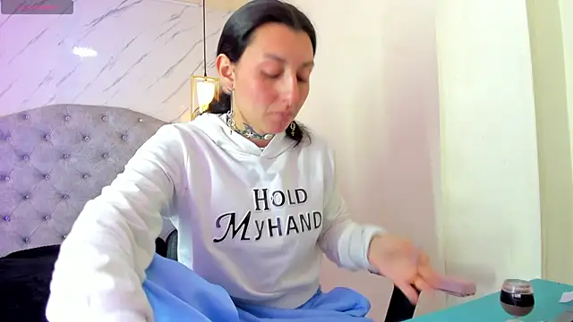 Iris  77 online show from October 8, 2025, 6:52 pm