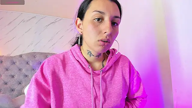 Iris  77 online show from November 3, 2025, 4:32 pm