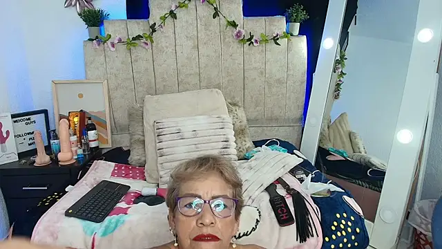 Devora mature65 online show from November 14, 2025, 2:59 am