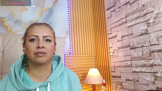 mavyhot303 online show from January 14, 2026, 10:35 pm