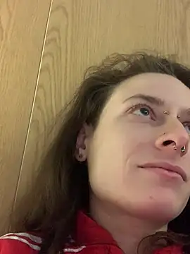 GoldenPussy1329 online show from February 5, 2026, 8:59 pm