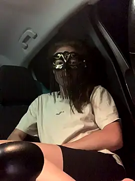 GoldenPussy1329 online show from October 5, 2025, 6:31 pm