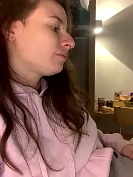 GoldenPussy1329 online show from February 8, 2026, 7:33 pm